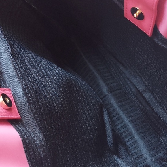 Victorias Secret Pink Lined Snap Close Nylon Tote Bag - Picture 8 of 12